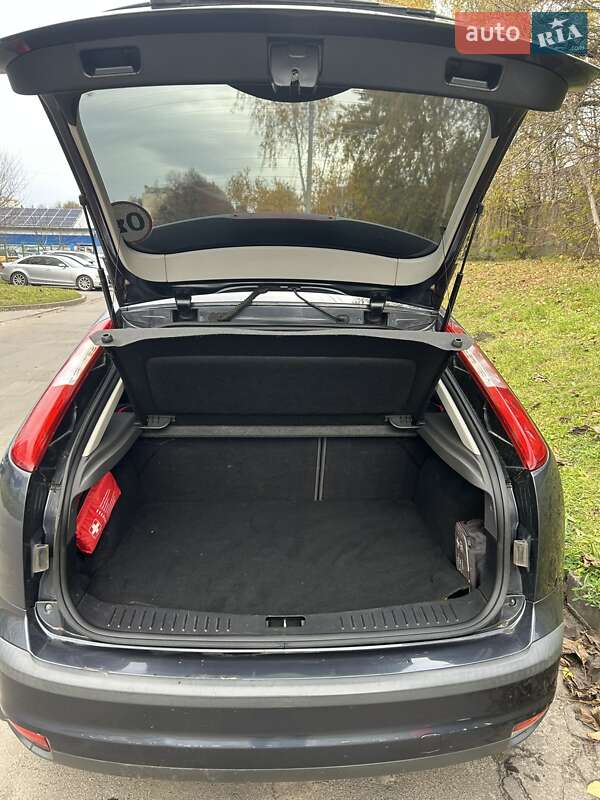 Хэтчбек Ford Focus 2006 в Львове