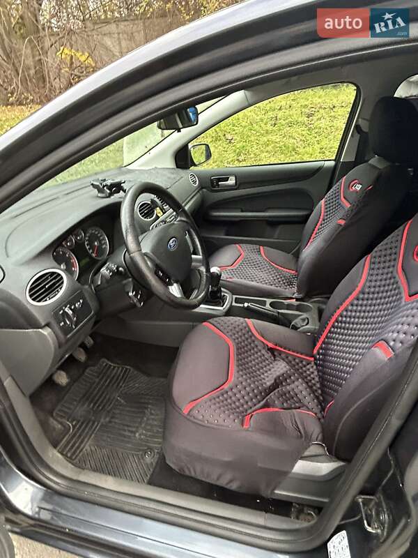 Хэтчбек Ford Focus 2006 в Львове