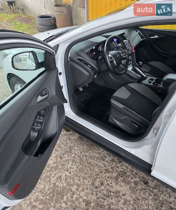 Хэтчбек Ford Focus 2013 в Нетешине