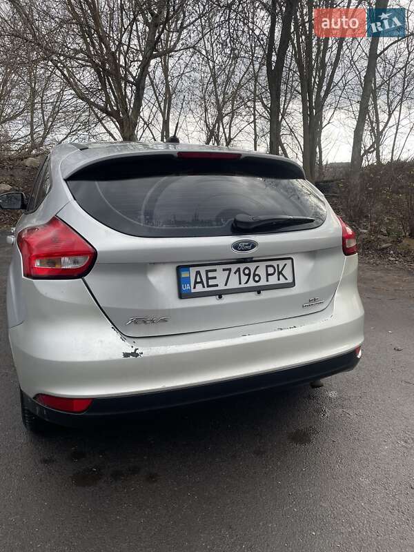 Хэтчбек Ford Focus 2015 в Новоалександровке