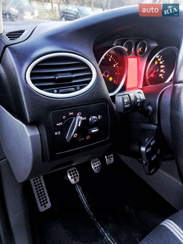 Універсал Ford Focus 2010 в Луцьку фото 9 Універсал Ford Focus 2010 в Луцьку