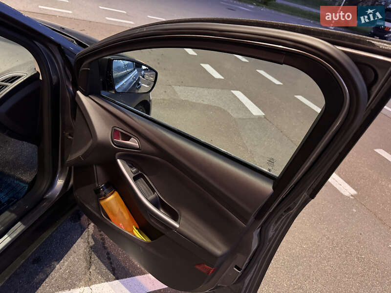 Хэтчбек Ford Focus 2013 в Киеве фото 5 Хэтчбек Ford Focus 2013 в Киеве