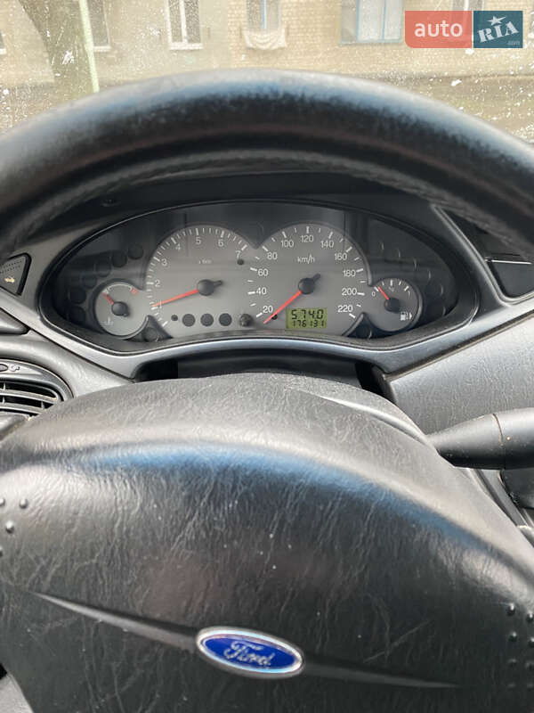 Хэтчбек Ford Focus 1999 в Первомайске