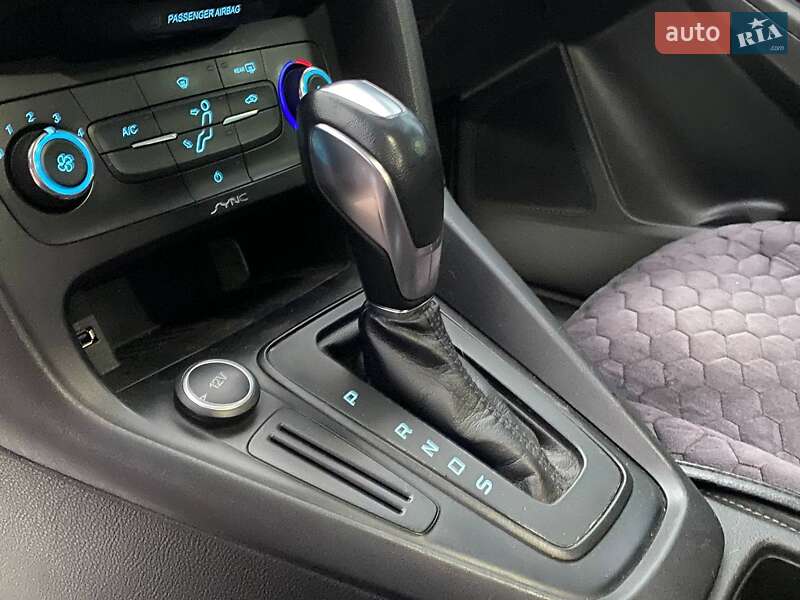 Хэтчбек Ford Focus 2015 в Львове