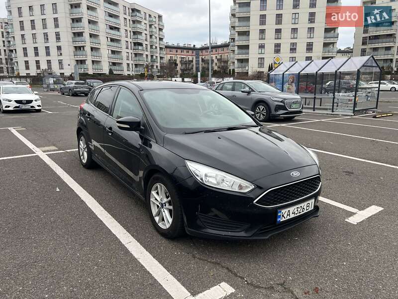 Хэтчбек Ford Focus 2015 в Киеве