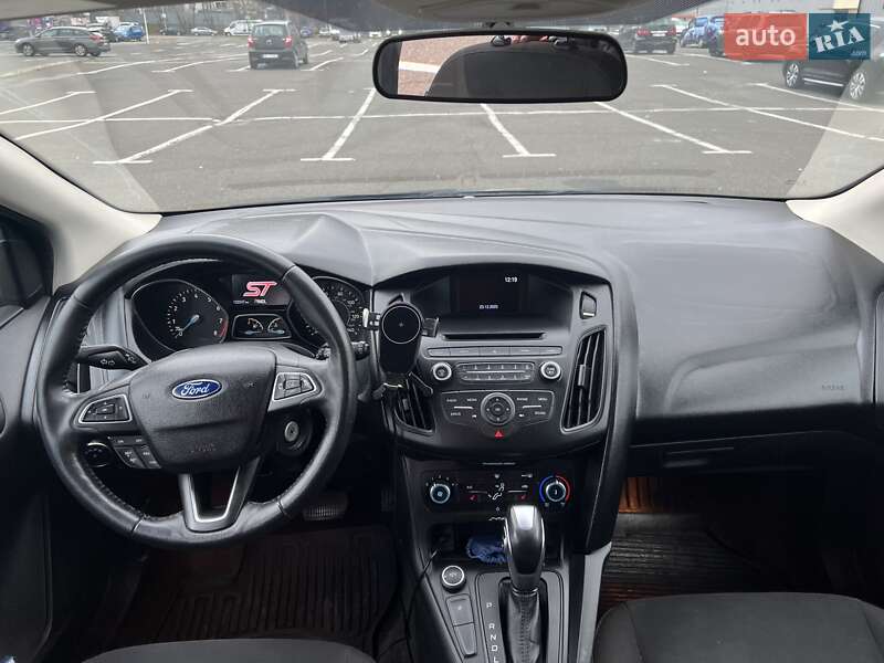 Хэтчбек Ford Focus 2015 в Киеве