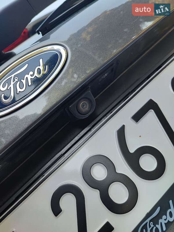 Хэтчбек Ford Focus 2015 в Чернигове