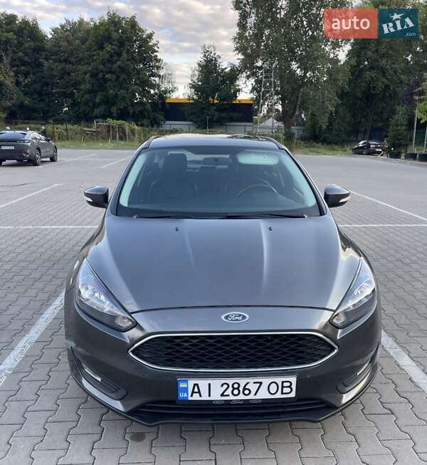 Хэтчбек Ford Focus 2015 в Чернигове