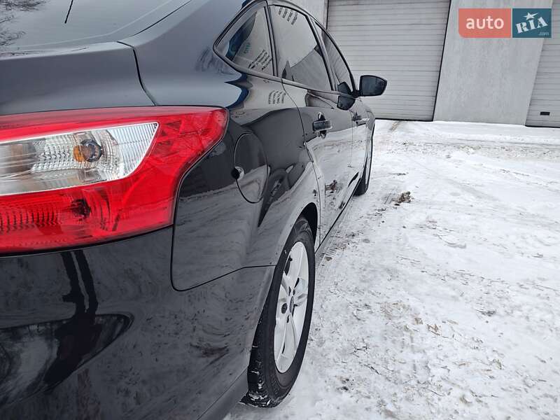 Седан Ford Focus 2014 в Лебедині