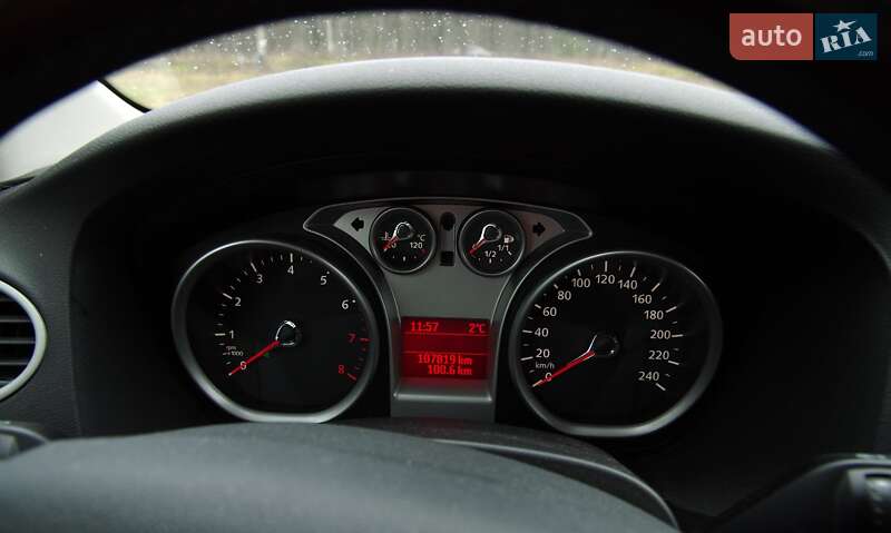 Хэтчбек Ford Focus 2010 в Ворзеле