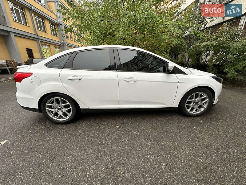 Седан Ford Focus 2015 в Павлограді