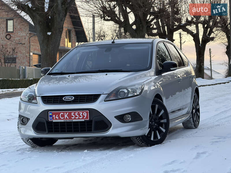 Хетчбек Ford Focus 2010 в Чернівцях