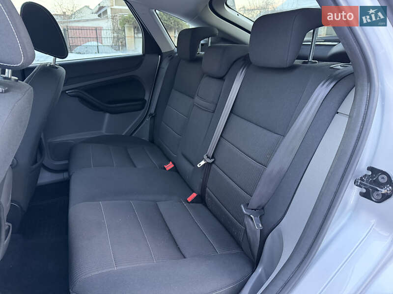 Хетчбек Ford Focus 2010 в Чернівцях