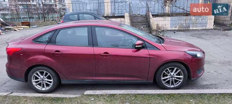 Седан Ford Focus 2015 в Киеве фото 5 Седан Ford Focus 2015 в Киеве