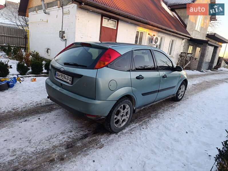 Хэтчбек Ford Focus 1999 в Мироновке
