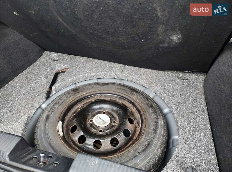 Хэтчбек Ford Focus 2002 в Староконстантинове