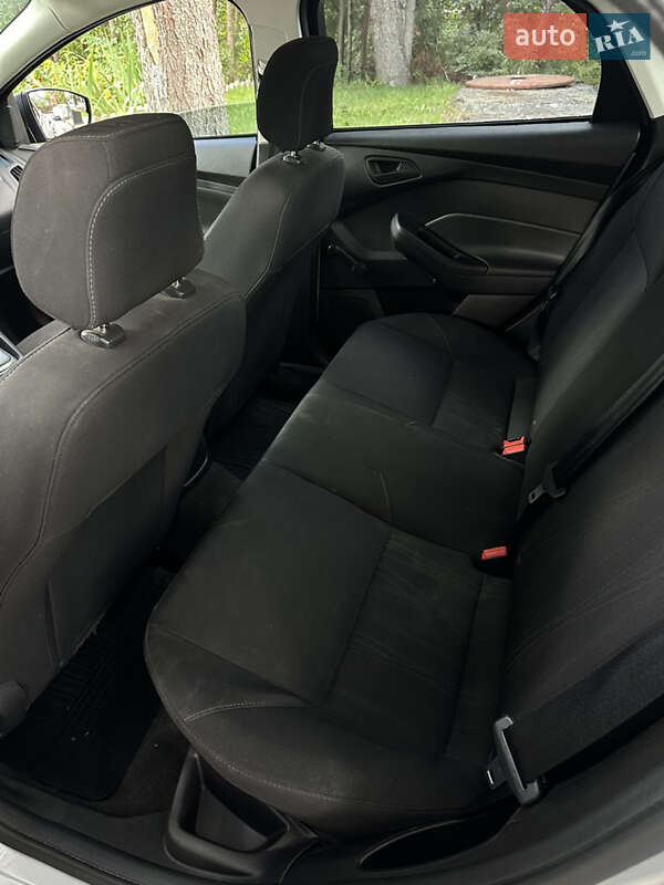 Седан Ford Focus 2017 в Львове