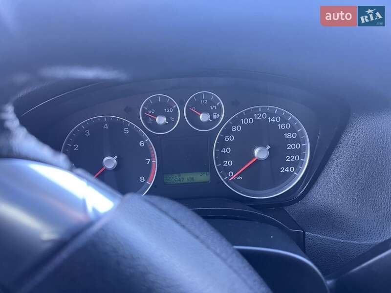 Хетчбек Ford Focus 2005 в Золочеві