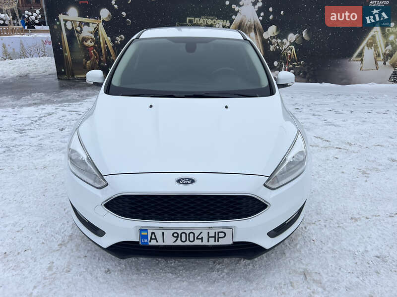 Хэтчбек Ford Focus 2015 в Киеве