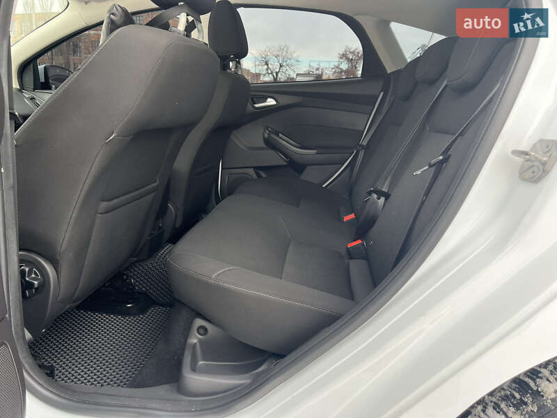 Хэтчбек Ford Focus 2015 в Киеве