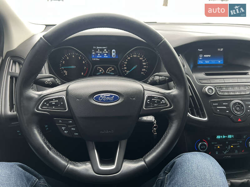 Хэтчбек Ford Focus 2015 в Киеве