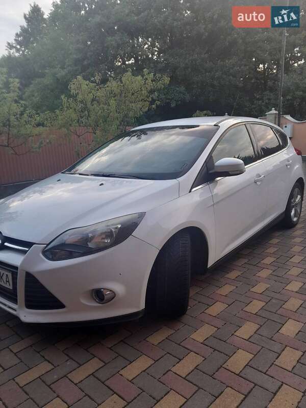 Хетчбек Ford Focus 2013 в Виноградові
