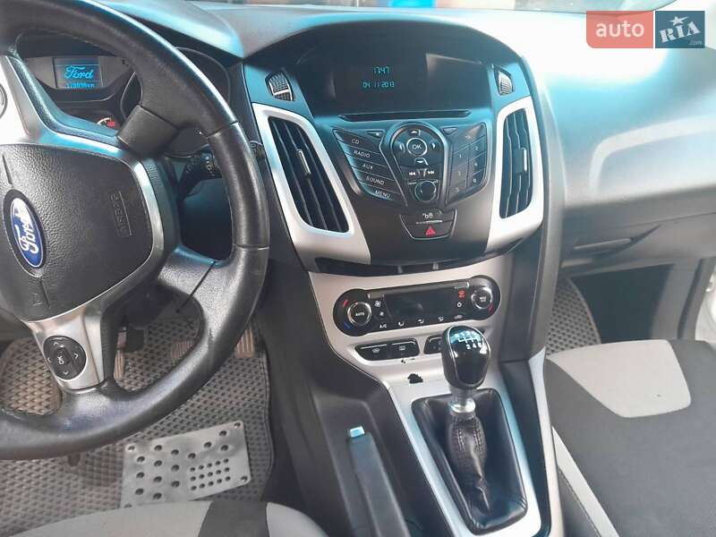 Хетчбек Ford Focus 2013 в Виноградові