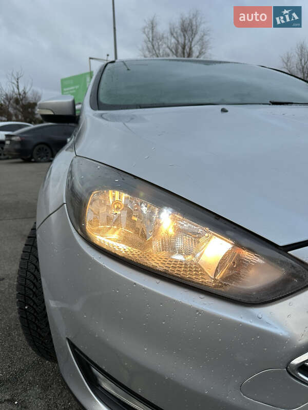 Седан Ford Focus 2018 в Киеве