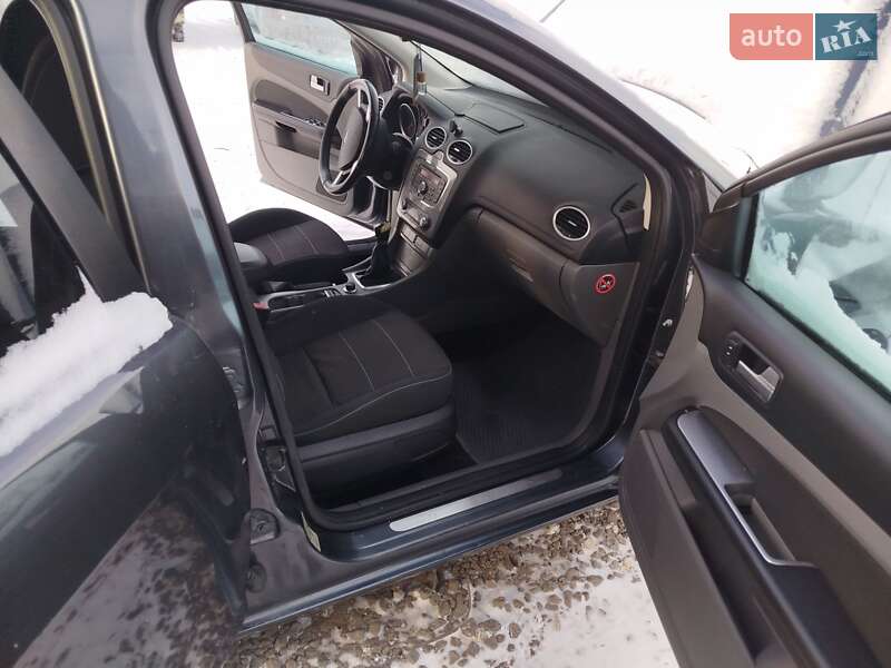 Универсал Ford Focus 2010 в Бурштыне