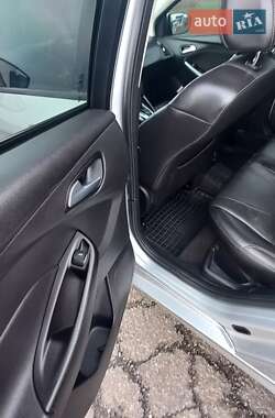 Седан Ford Focus 2012 в Градижске