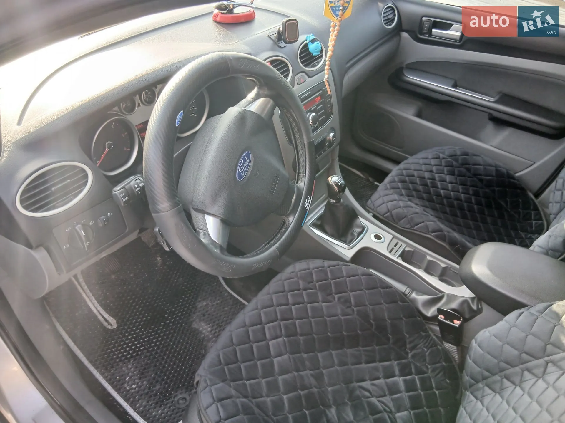2010 Ford Focus - мініатюра 2