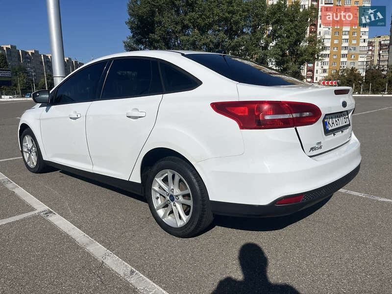 Седан Ford Focus 2015 в Киеве