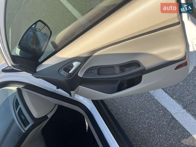 Седан Ford Focus 2015 в Киеве
