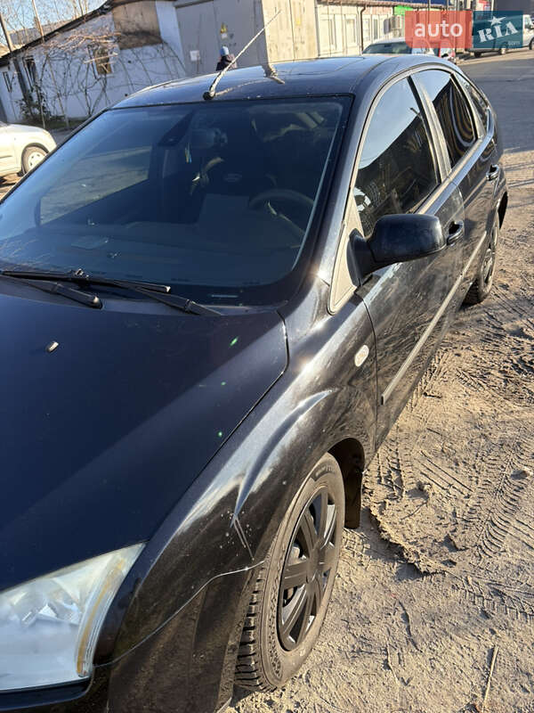 Хэтчбек Ford Focus 2005 в Киеве