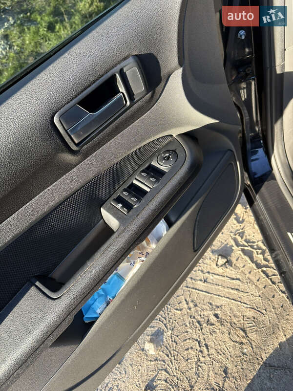 Хэтчбек Ford Focus 2005 в Киеве