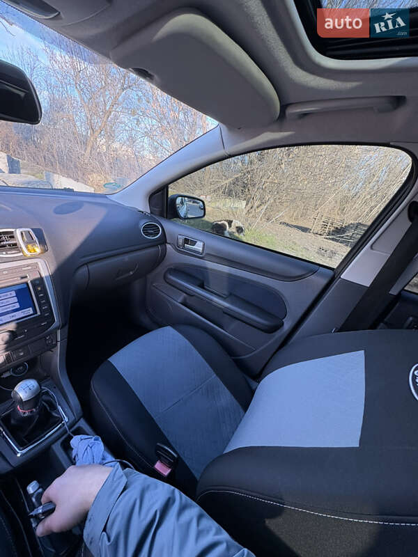 Хэтчбек Ford Focus 2005 в Киеве