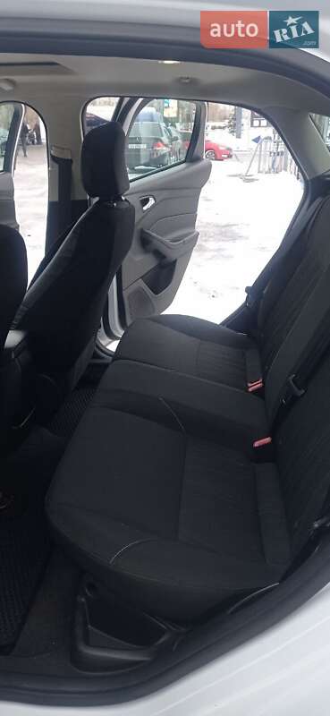 Хетчбек Ford Focus 2016 в Києві фото 5 Хетчбек Ford Focus 2016 в Києві