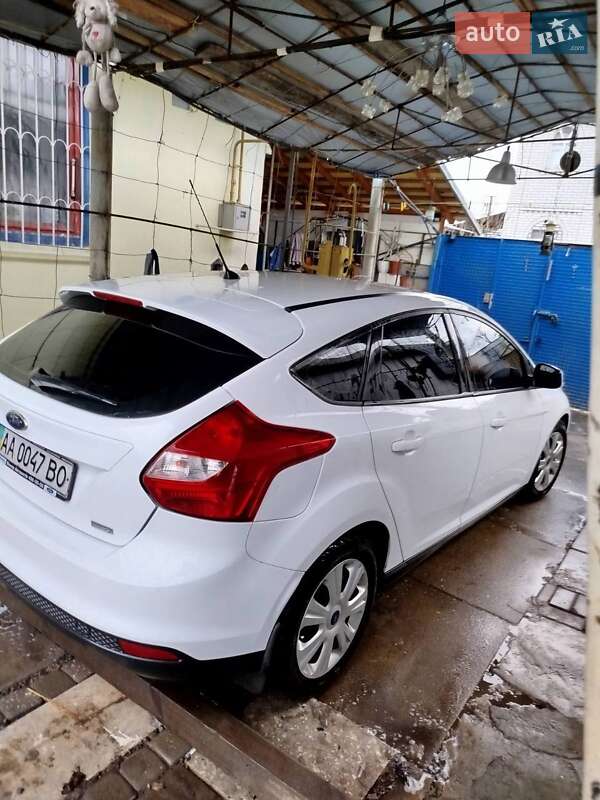 Хэтчбек Ford Focus 2014 в Киеве