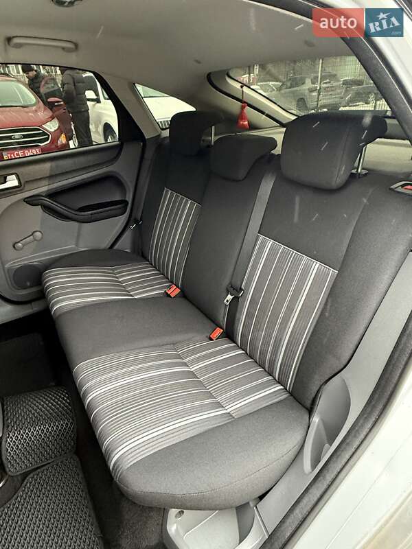 Хэтчбек Ford Focus 2009 в Сумах