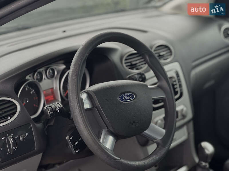 Хэтчбек Ford Focus 2008 в Староконстантинове