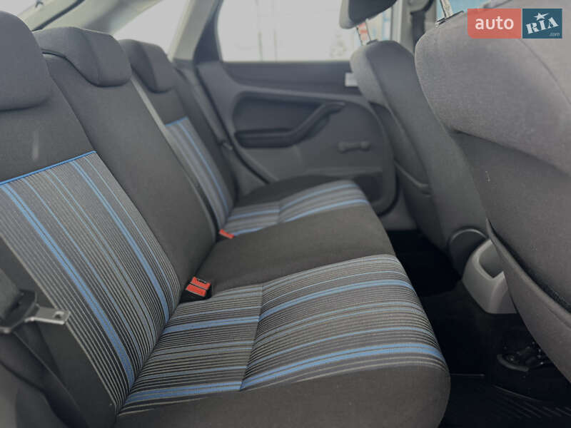 Хэтчбек Ford Focus 2008 в Староконстантинове