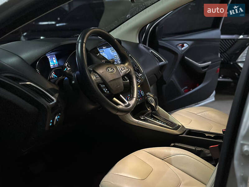 Хэтчбек Ford Focus 2016 в Днепре