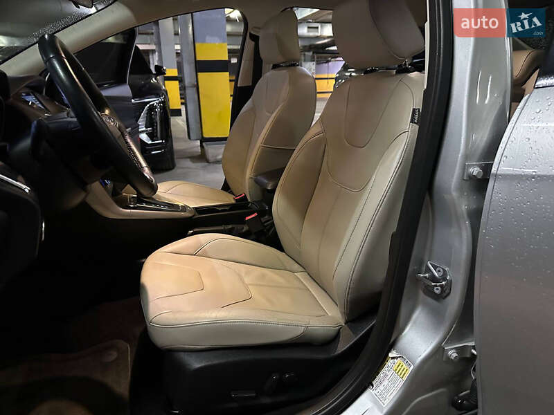 Хэтчбек Ford Focus 2016 в Днепре