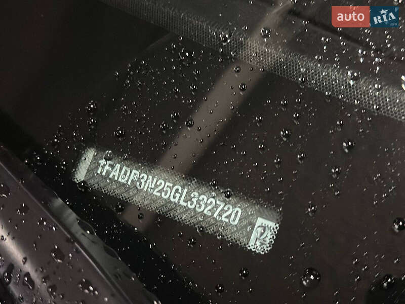 Хэтчбек Ford Focus 2016 в Днепре