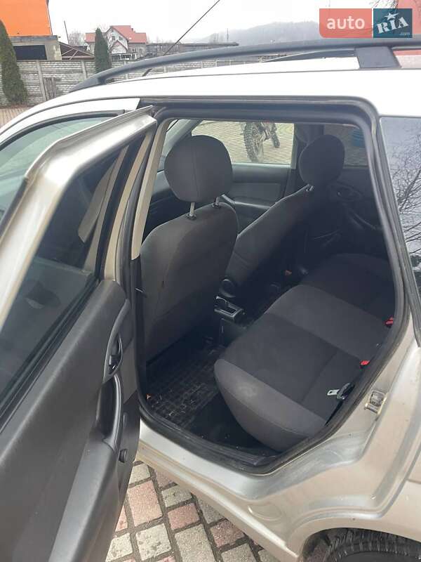 Универсал Ford Focus 2003 в Надворной