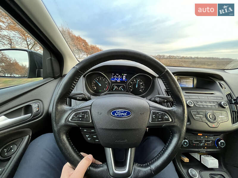 Седан Ford Focus 2015 в Першотравенске