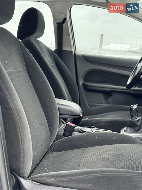 Седан Ford Focus 2005 в Ровно