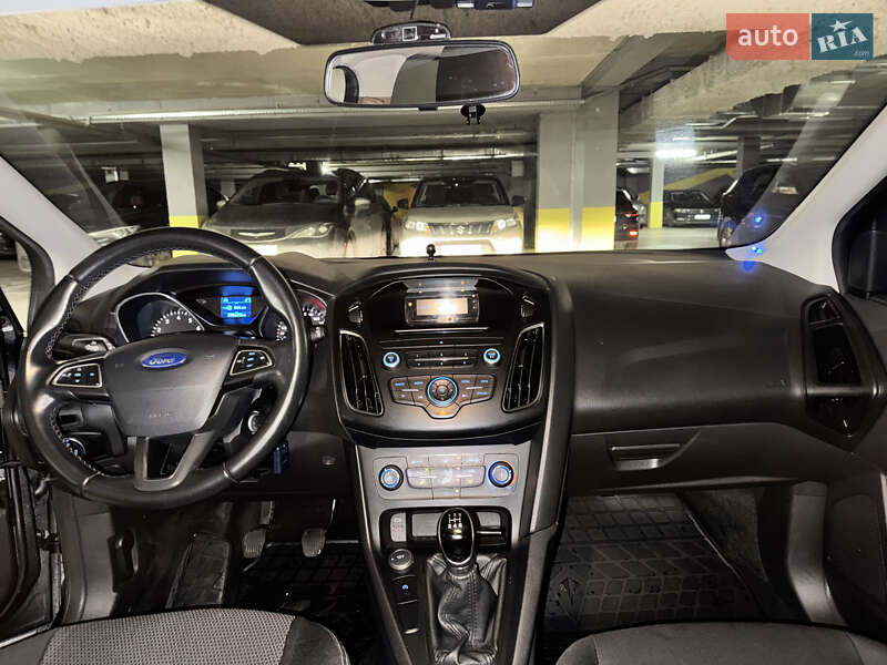 Хэтчбек Ford Focus 2015 в Львове