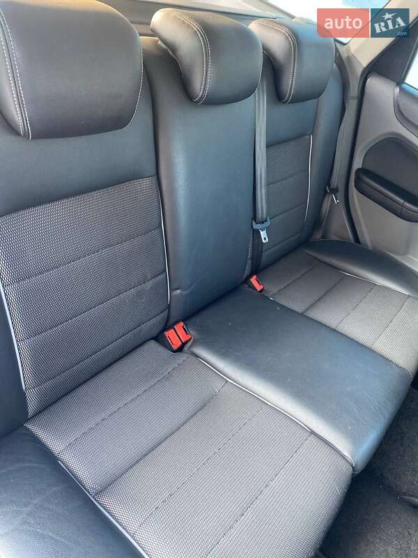 Універсал Ford Focus 2010 в Чернігові фото 25 Універсал Ford Focus 2010 в Чернігові