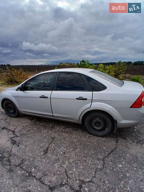 Седан Ford Focus 2008 в Пирятине
